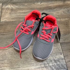 Girls mesh grey and florescent hot pink sneakers
